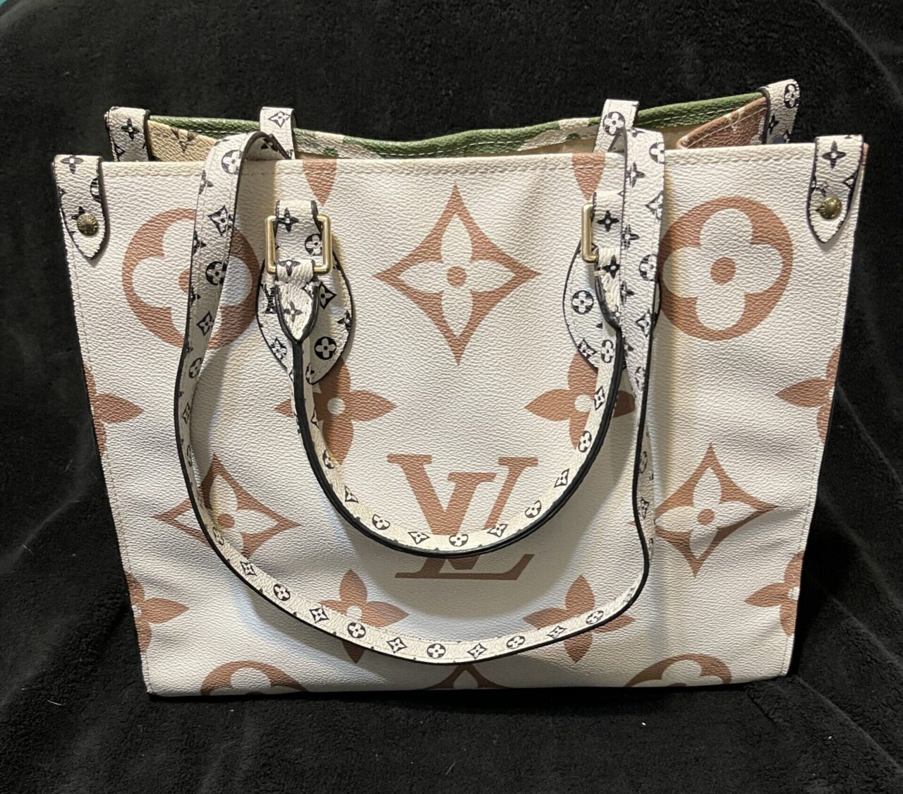 Louis Vuitton Khaki On the Go Bag - ADL1457 – LuxuryPromise